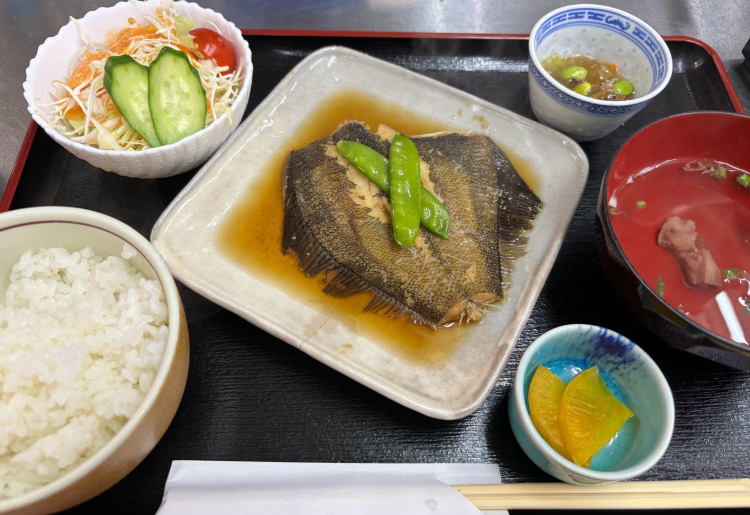 カレイ煮つけ定食