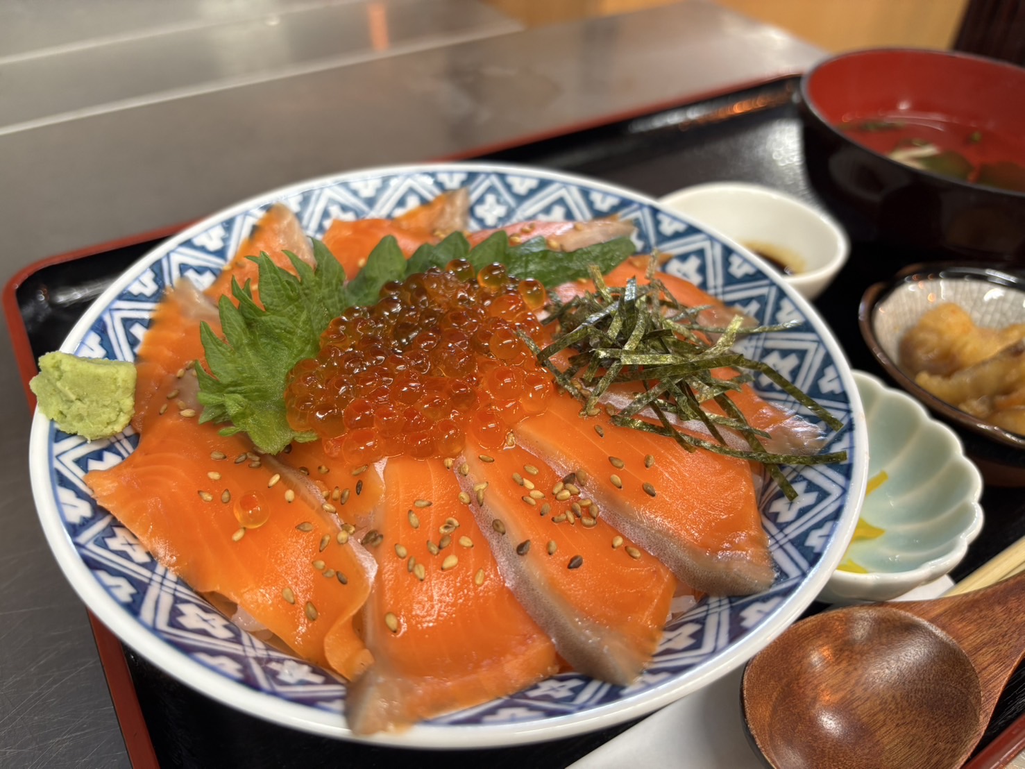 サーモンいくら丼